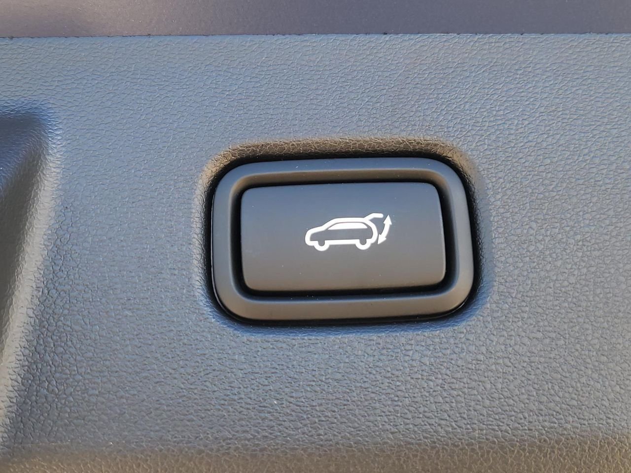 New 2026 Atlantis Blue Hyundai SEL FWD image 9