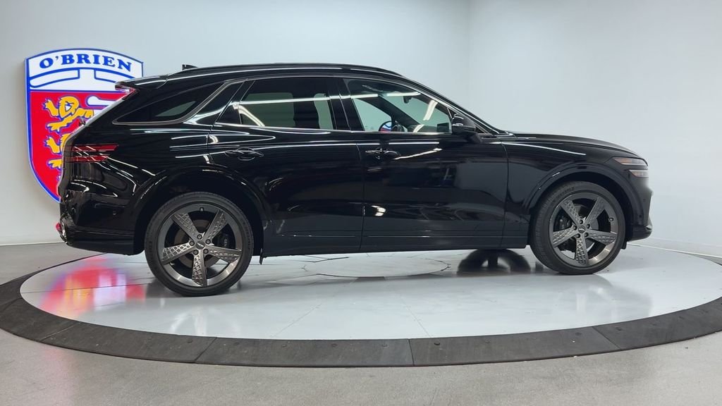 Used 2025 Black Genesis 3.5T Sport image 4