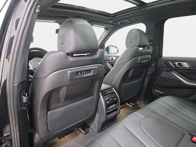 Certified Used 2022 Black Sapphire Metallic BMW xDrive40i image 12