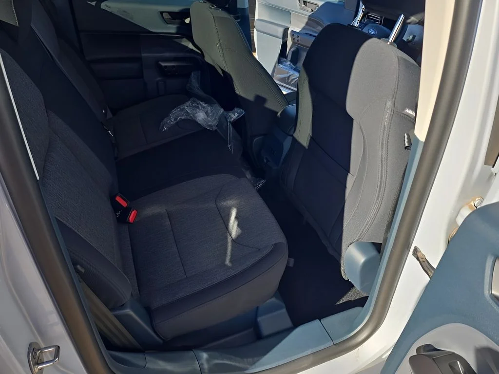 New 2026 Space White Metallic Ford XLT image 32