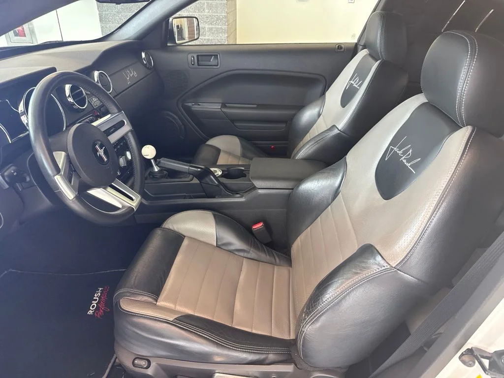Used 2005 White Ford GT Deluxe image 14