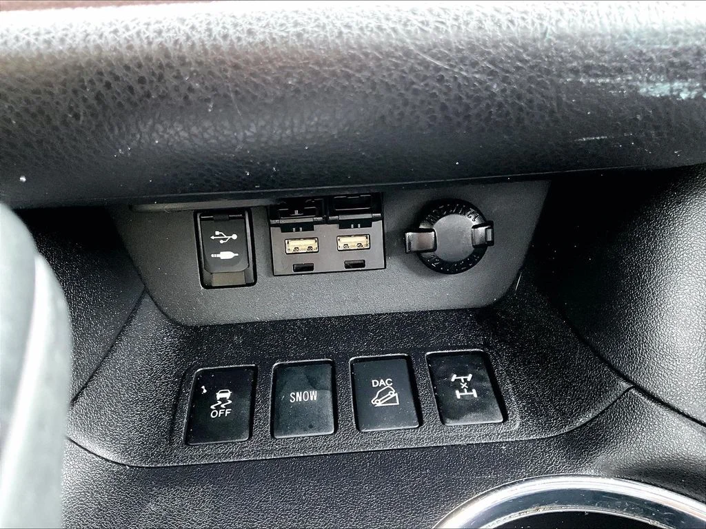 Used 2019 Gray Toyota XLE image 20