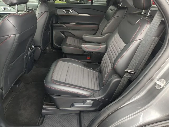 Used 2025 Gray Ford ST-Line image 28