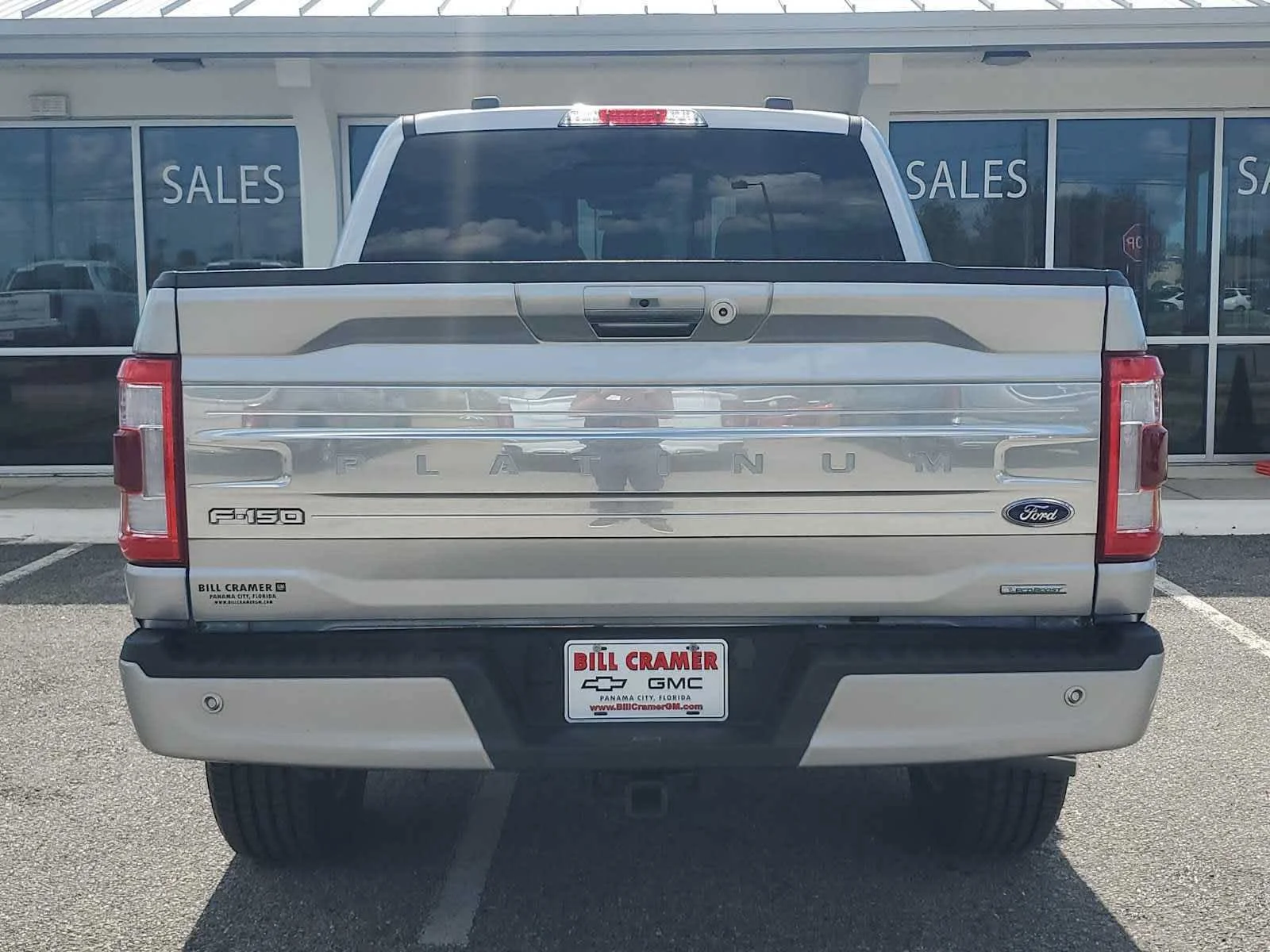 Used 2023  Ford XL image 4