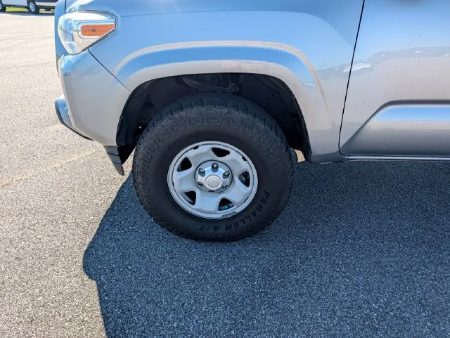 Used 2019 Silver Toyota SR image 27
