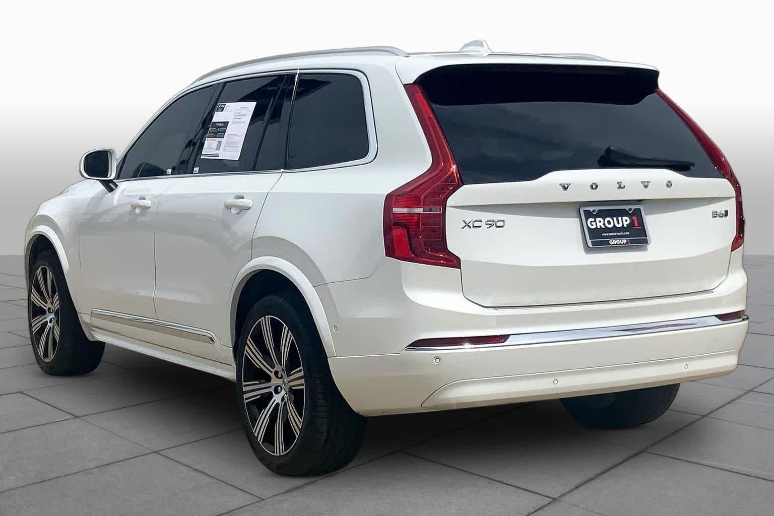 Used 2025 WHITE Volvo Ultra image 12