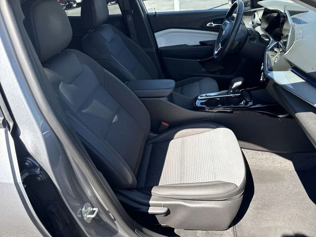 Used 2025 Gray Chevrolet LT image 26