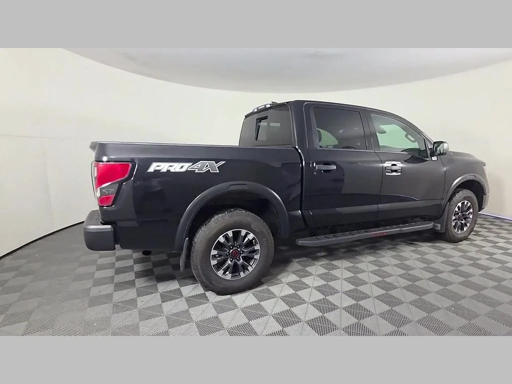 2024 Nissan Titan PRO-4X - Photo 40