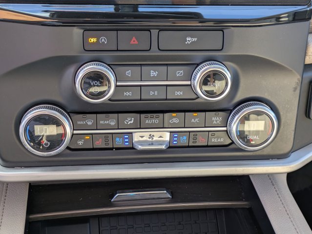 Used 2023  Ford  image 33
