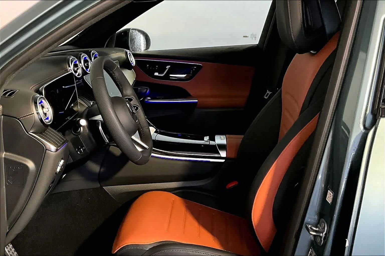 New 2026 Verde Silver Metallic Mercedes-Benz GLC 300 image 13