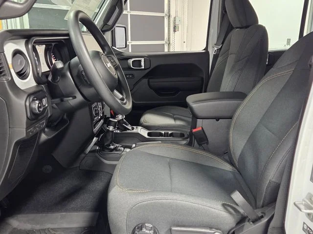 New 2026 Bright White Clear-Coat Exterior Paint Jeep Sport image 5