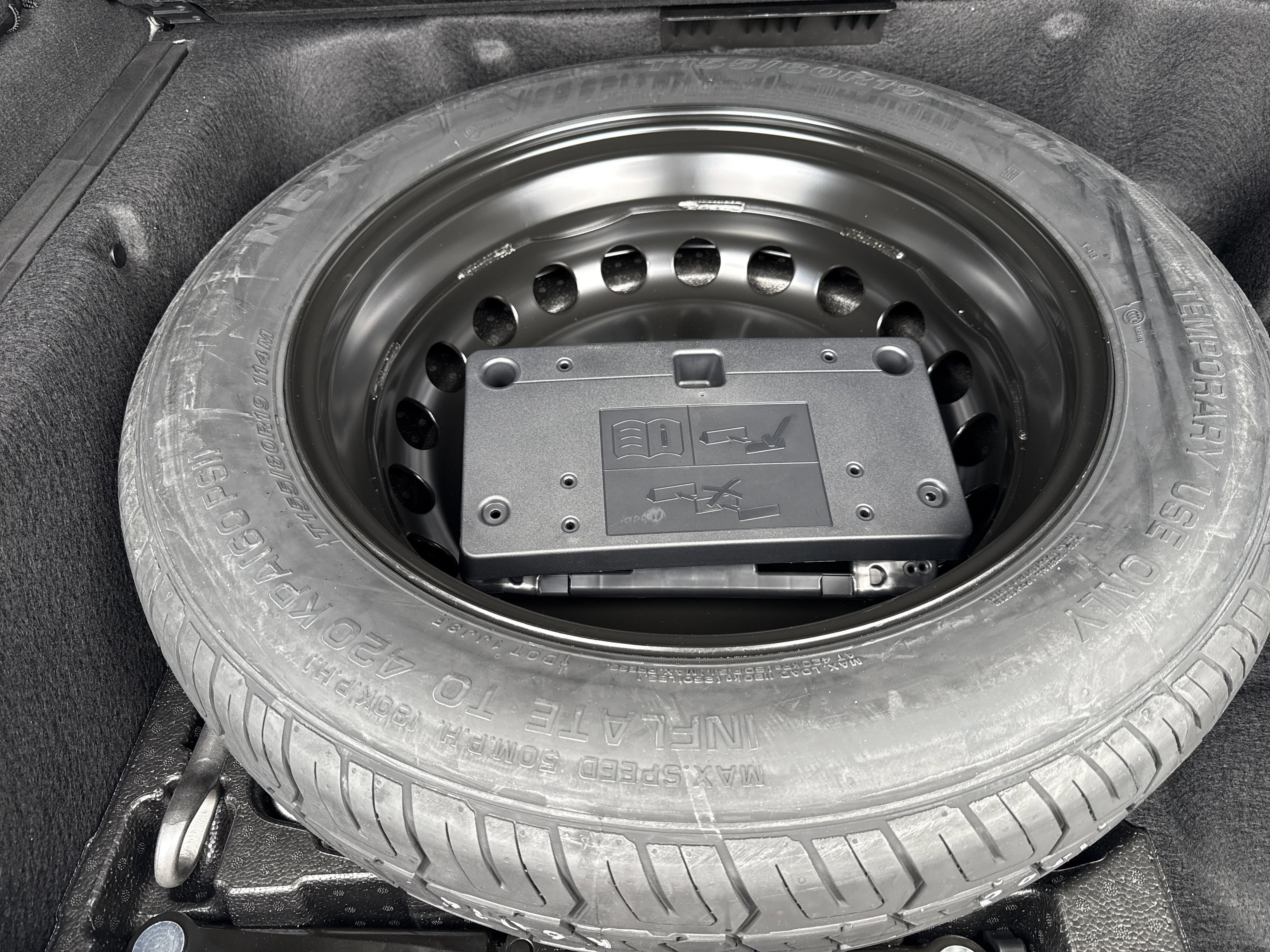 Certified Used 2026 Polar White Mercedes-Benz GLE 450 image 17