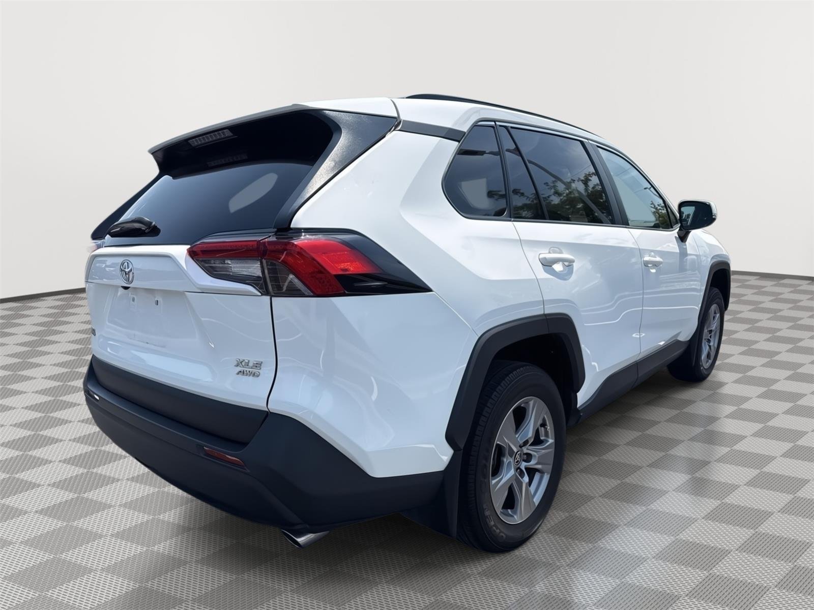 Used 2024 Ice Cap Toyota XLE image 12