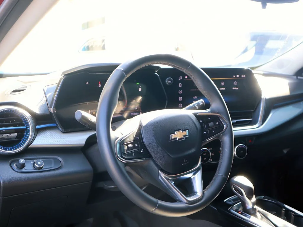 2025 Chevrolet Trax LT - Photo 12