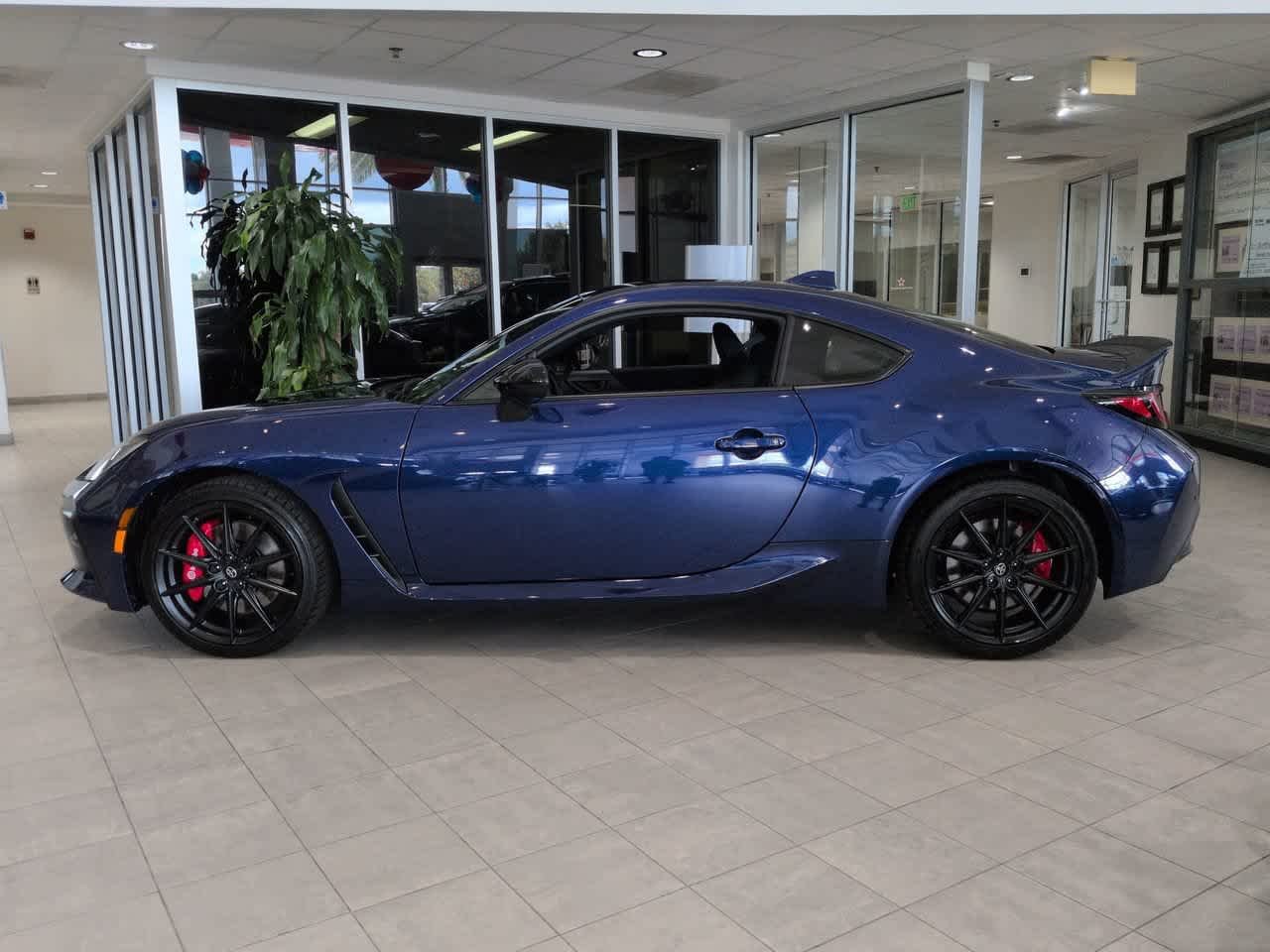 New 2026 Trueno Blue Toyota  Premium AT image 3