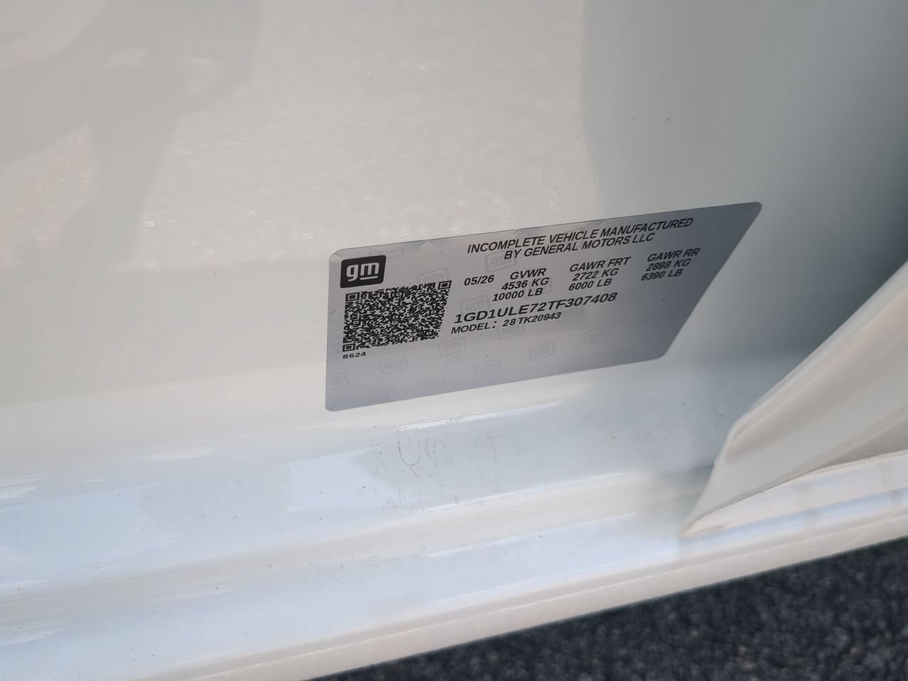 New 2026 Summit White GMC Pro image 32