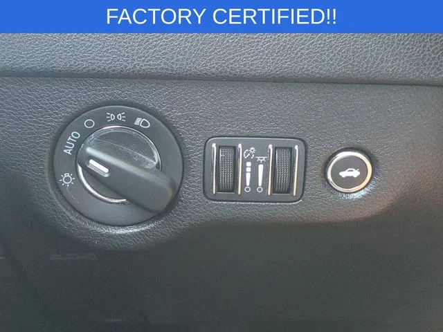 Used 2023 White Chrysler Touring image 18