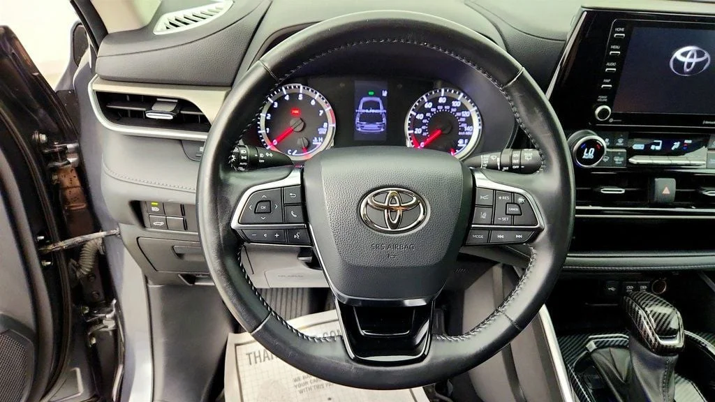 Used 2021 Magnetic Gray Metallic Toyota LE AWD image 13