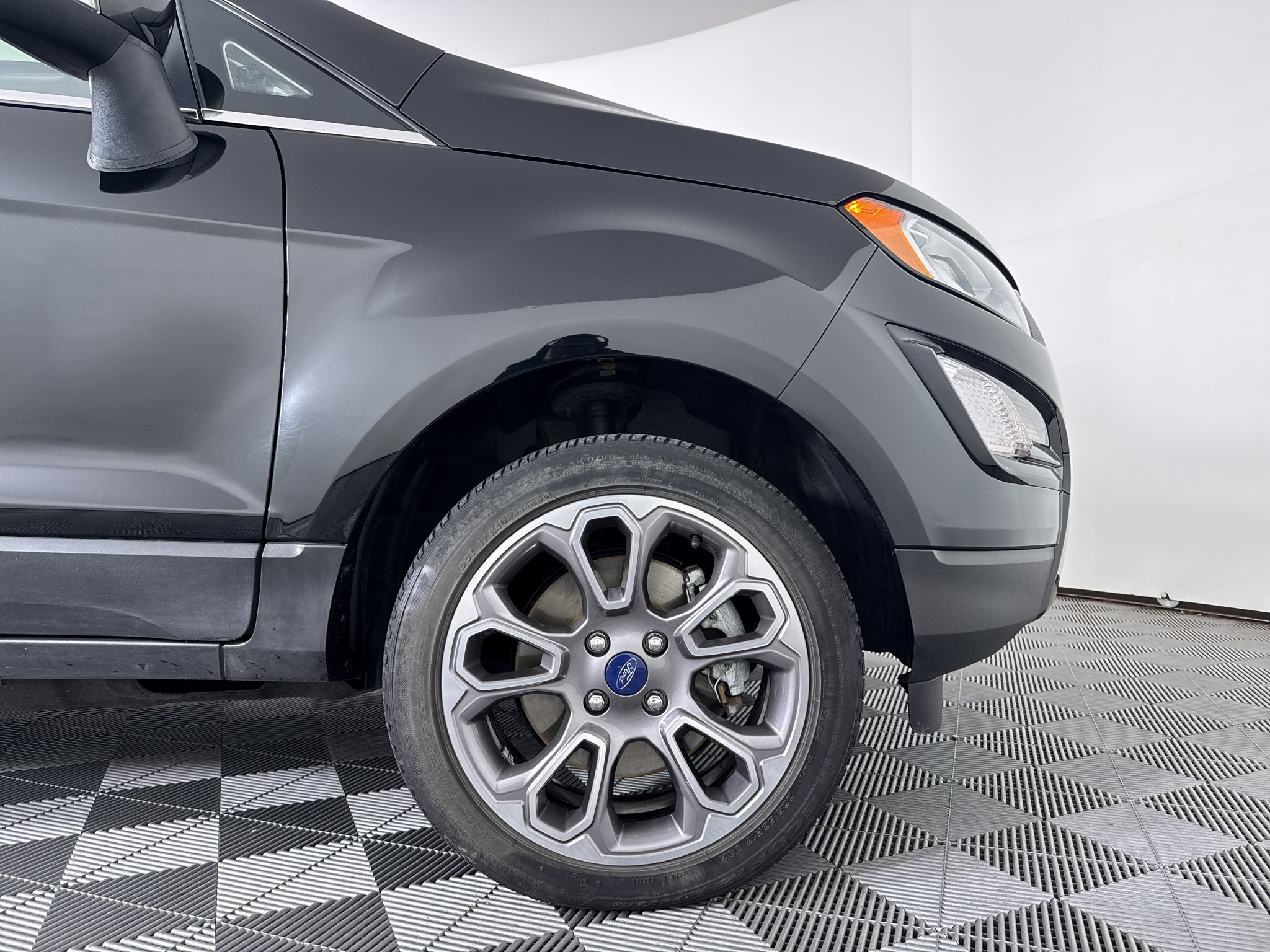 Used 2018 Shadow Black Ford Titanium image 18