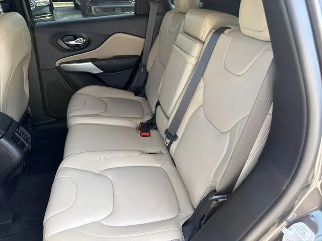 Used 2018 Gray Jeep Limited image 16