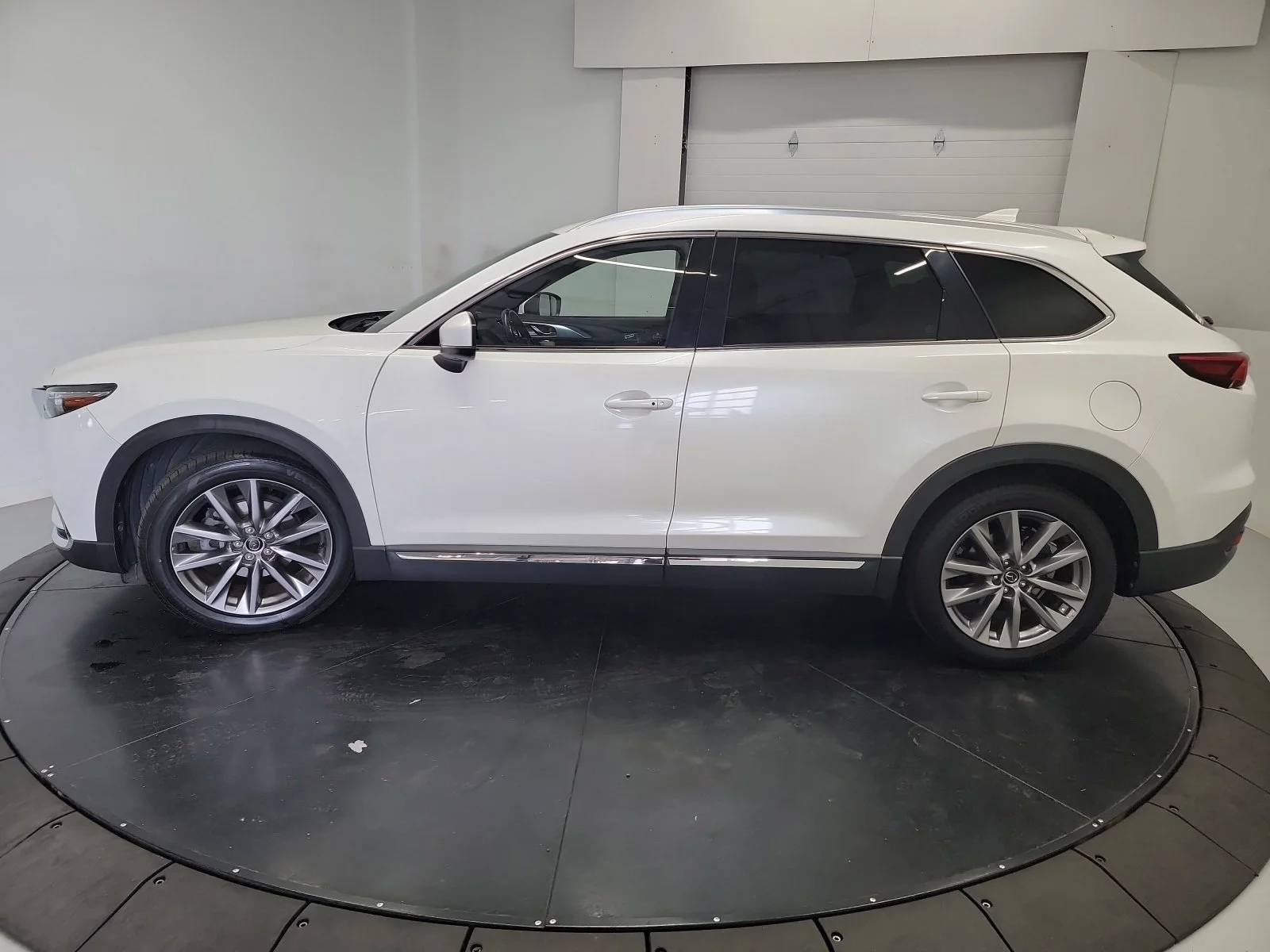 Used 2020 Snowflake White Pearl Mica Mazda Grand Touring image 4