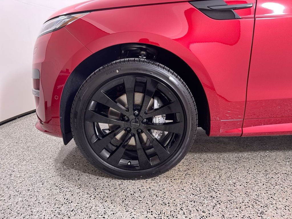 New 2026 Firenze Red Land Rover Dynamic SE image 10