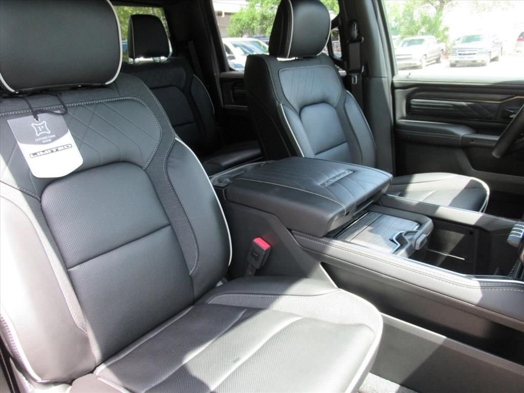 New 2026 Diamond Black Crystal Pearl-Coat Exterior Paint RAM Limited image 9