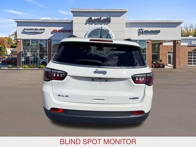 Used 2024 White Jeep Latitude image 6