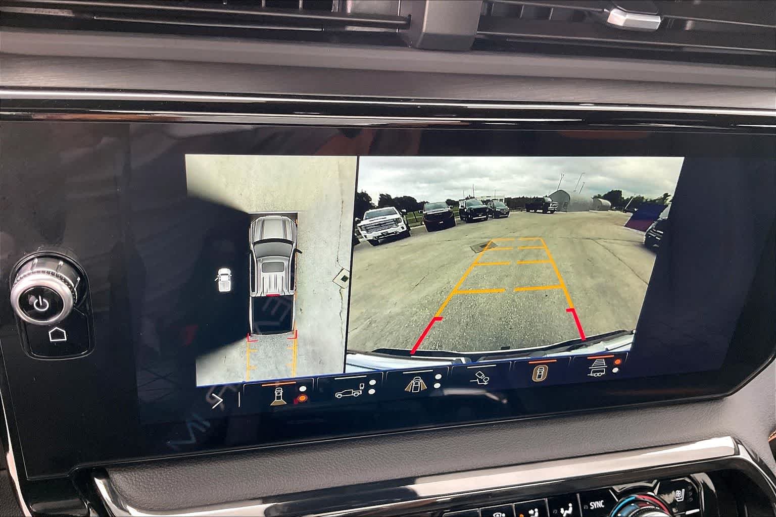 Used 2026 Summit White GMC AT4 image 27