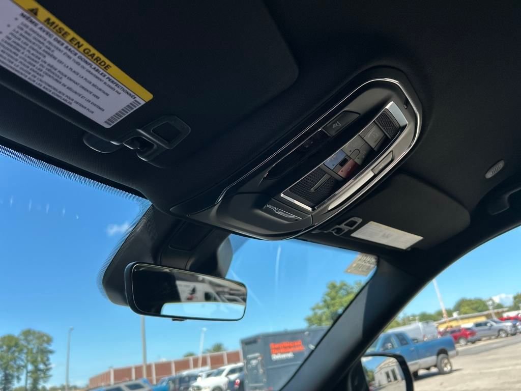 Used 2025 Silver Jeep Altitude image 18