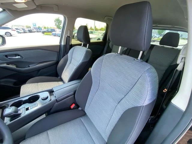Used 2023 Super Black Nissan SV image 39