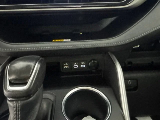 Used 2023 Black Toyota L image 6
