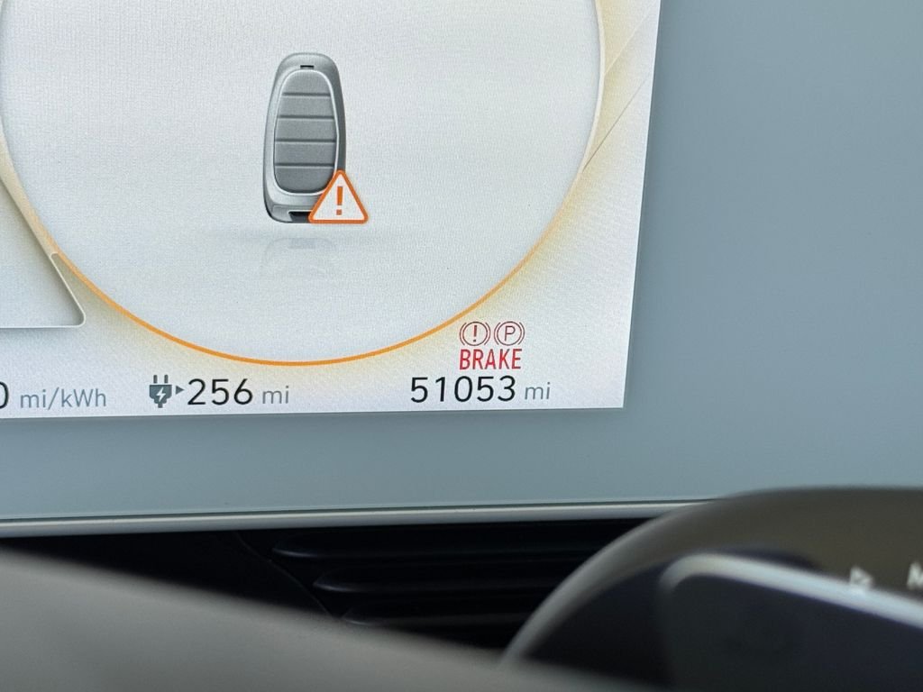 Used 2024 Gray Hyundai SE image 13