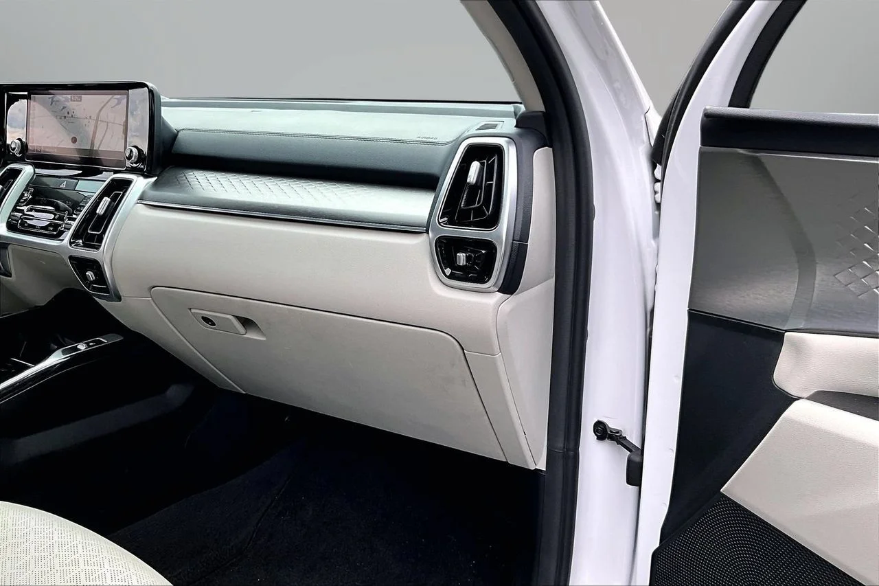 Certified Used 2022 White Kia SX image 20