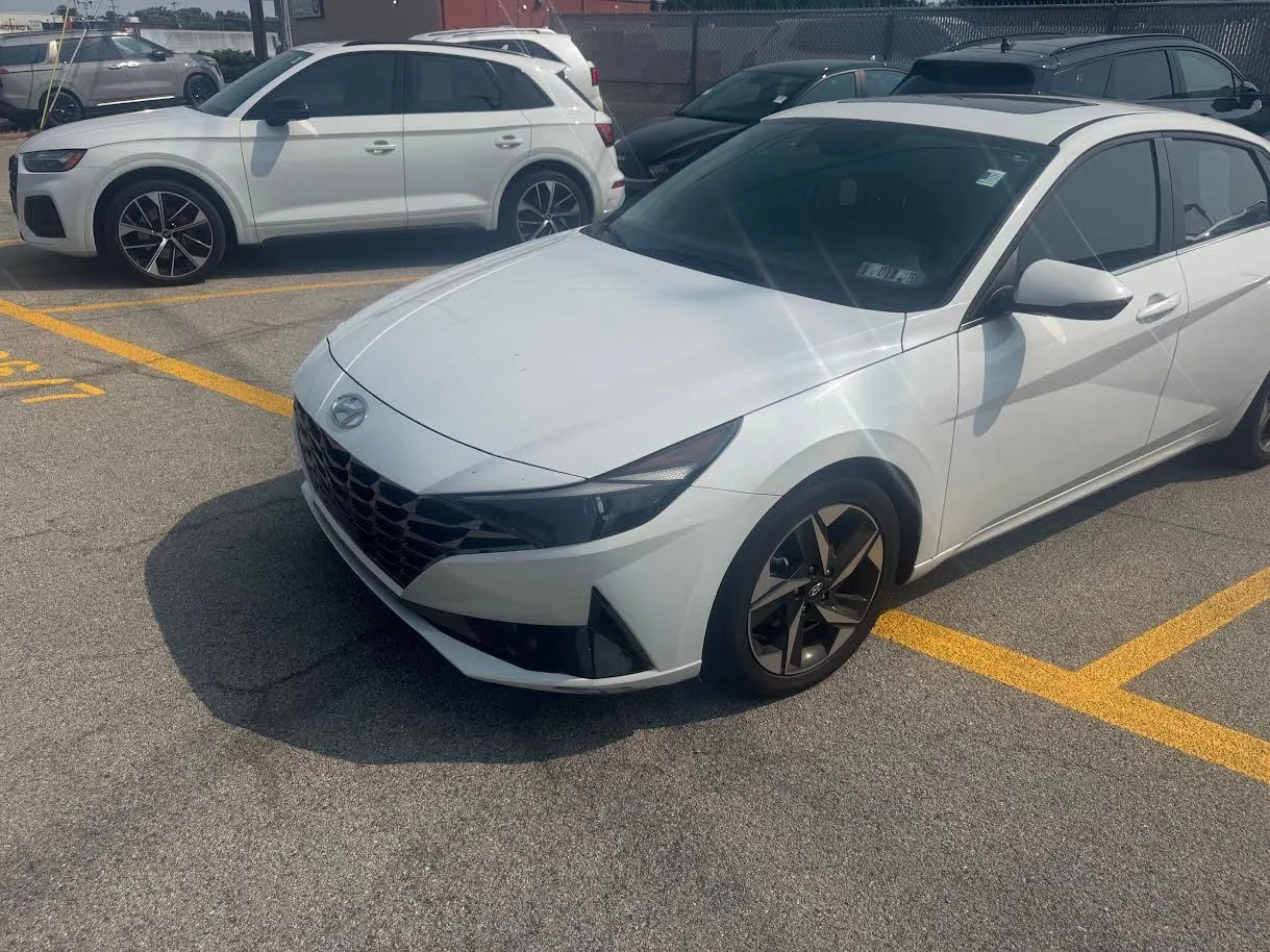 Used 2021 Gray Hyundai SEL image 1