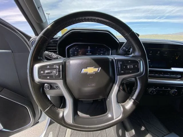 Used 2024 Summit White Chevrolet LT image 14