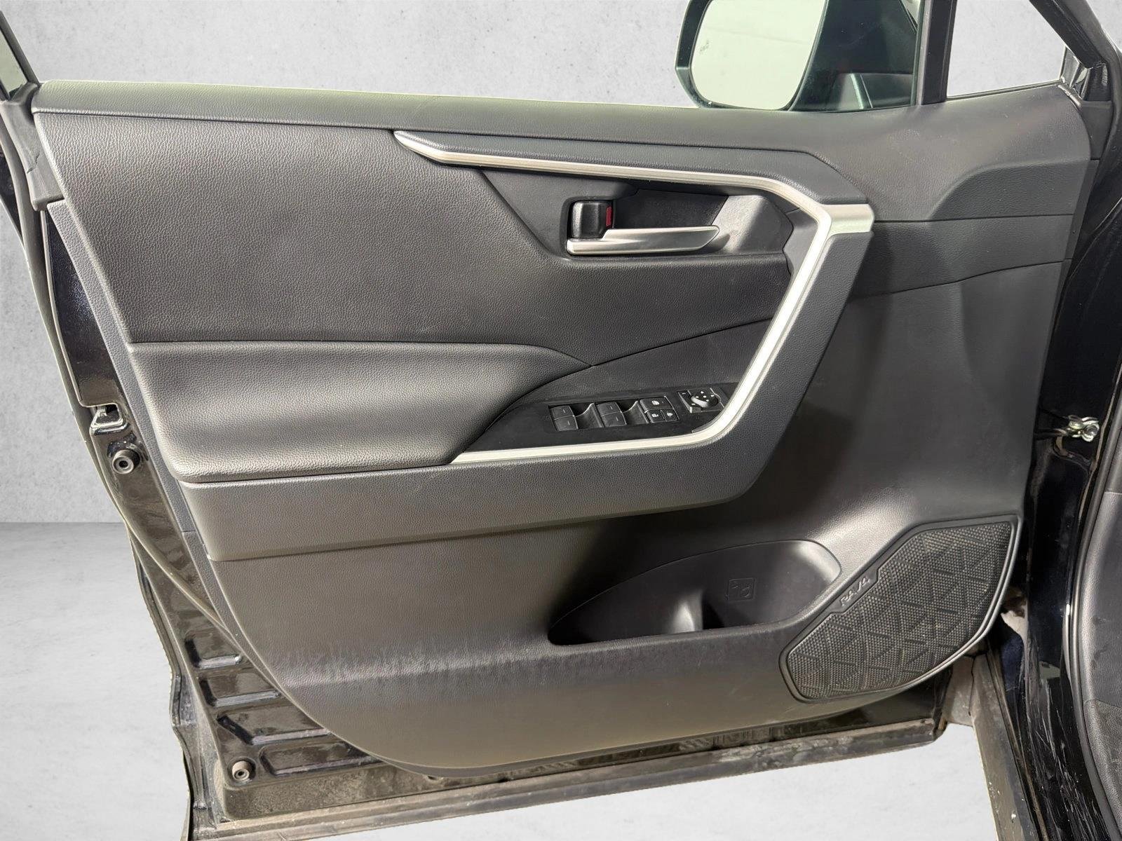 Used 2025 Midnight Black Metallic Toyota XLE image 10