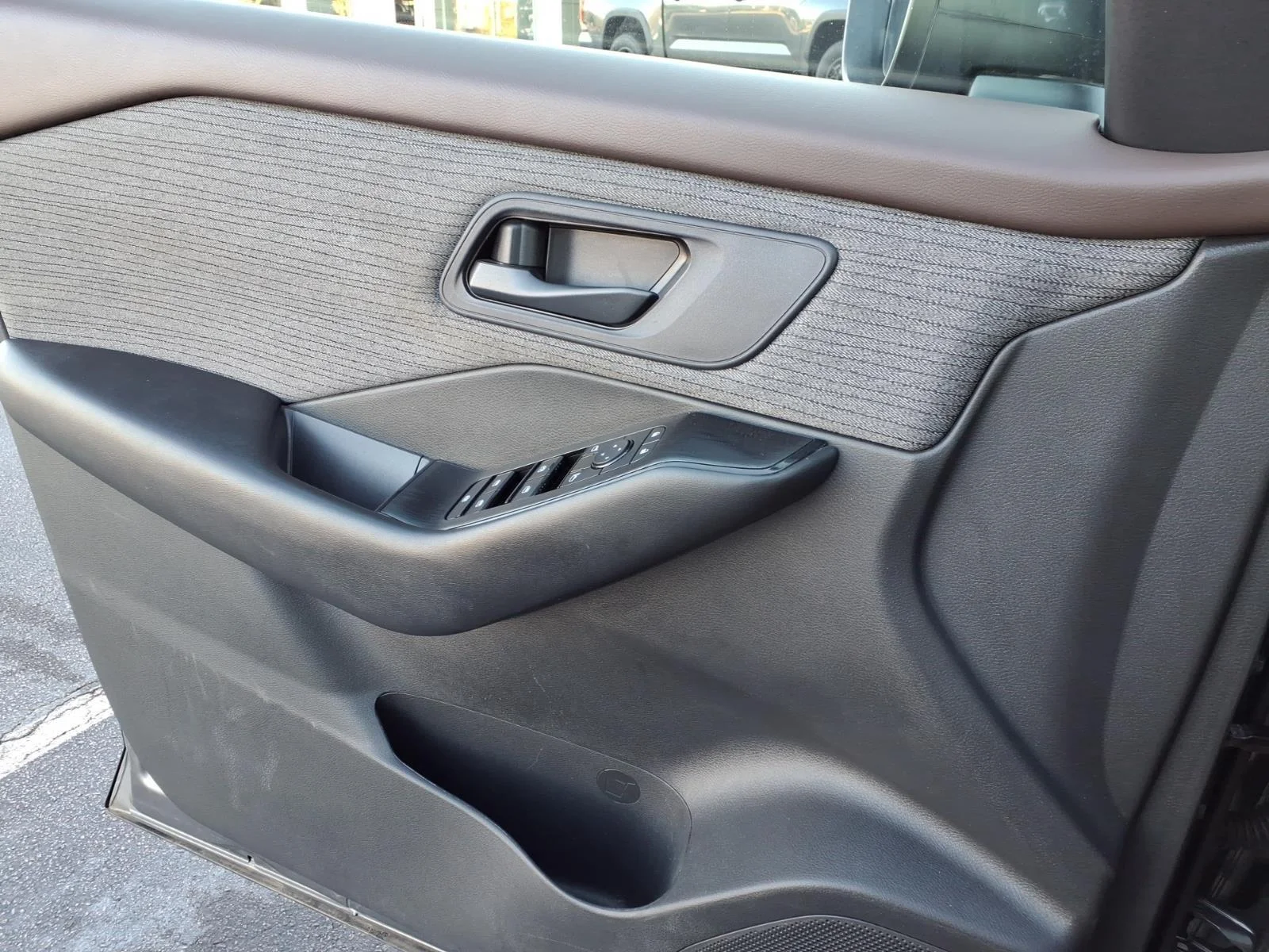 Used 2023 Gun Metallic Nissan S image 25