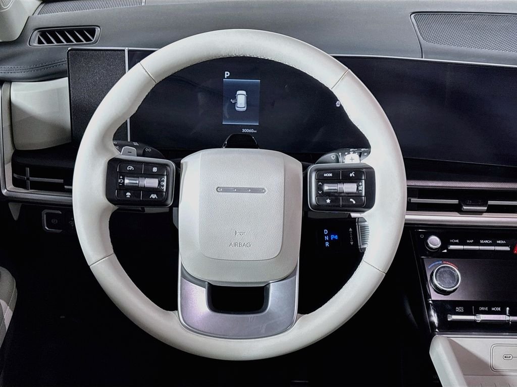 Used 2025 Gray Hyundai SEL image 13