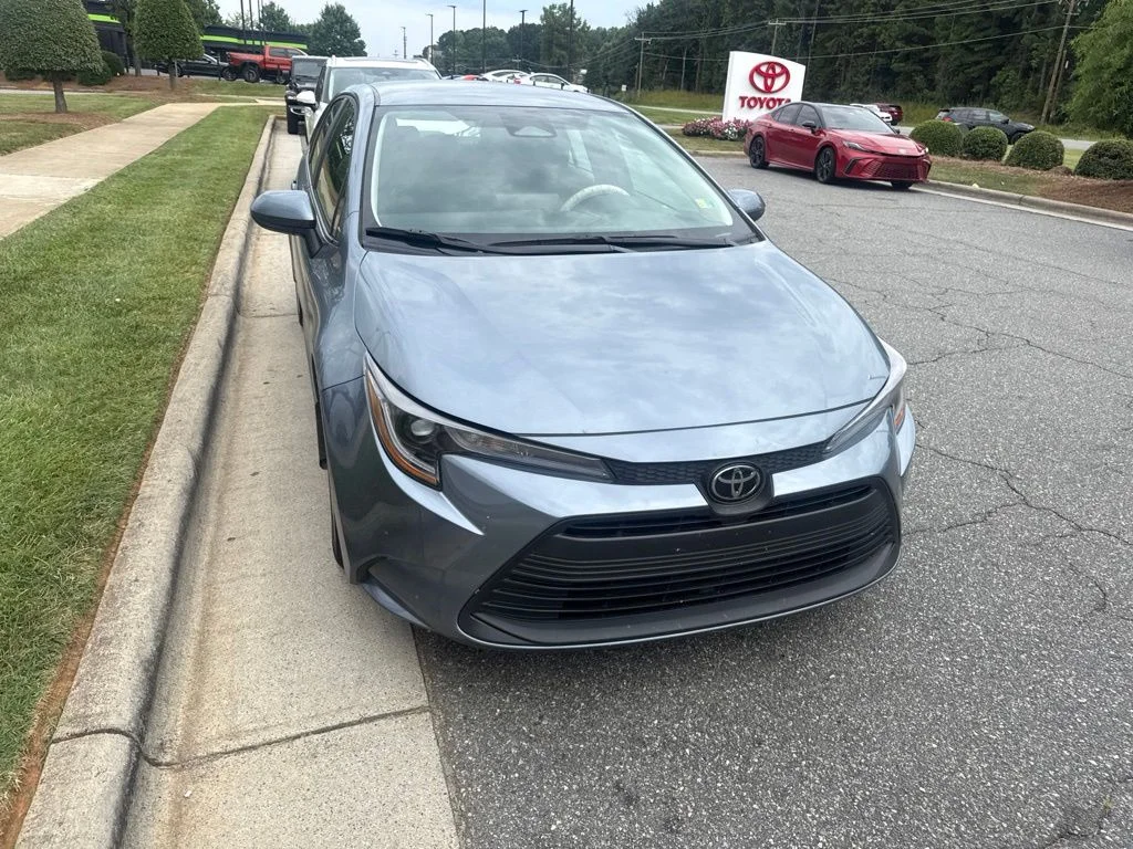 Used 2026  Toyota LE image 10