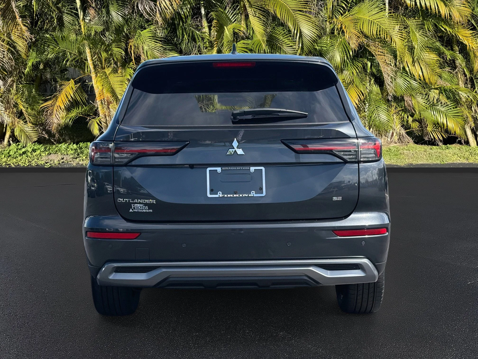 New 2026 Graphite Gray Mitsubishi SE 1.5T 2WD image 5
