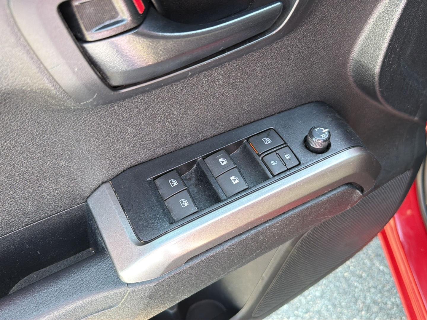 Used 2023 RED Toyota SR5 image 31