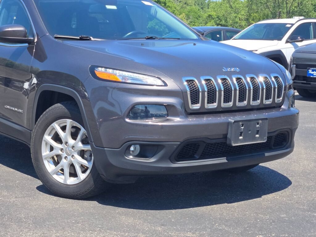 Used 2016 Jeep Cherokee Latitude with VIN 1C4PJMCS2GW357445 for sale in Palatine, IL