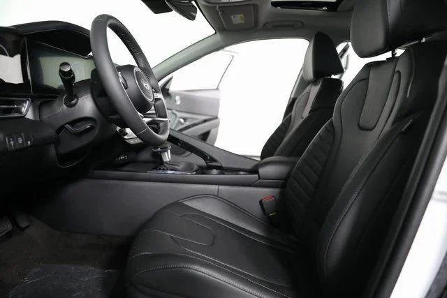 2025 Hyundai Elantra Limited - Photo 80