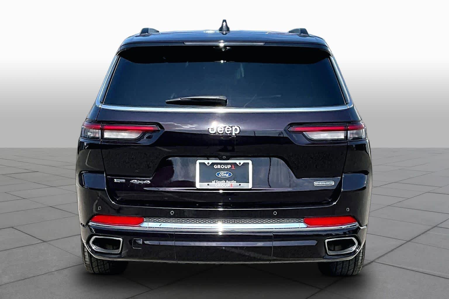 Certified Used 2023 Ember Pearlcoat Jeep Overland image 5