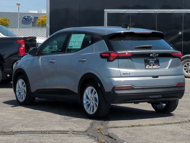2027 Chevrolet Bolt LT - Photo 6