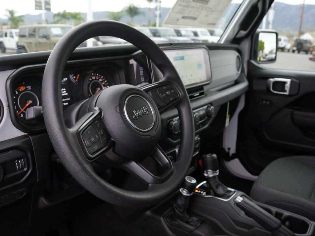 New 2026 Bright White Clear-Coat Exterior Paint Jeep Sport image 20