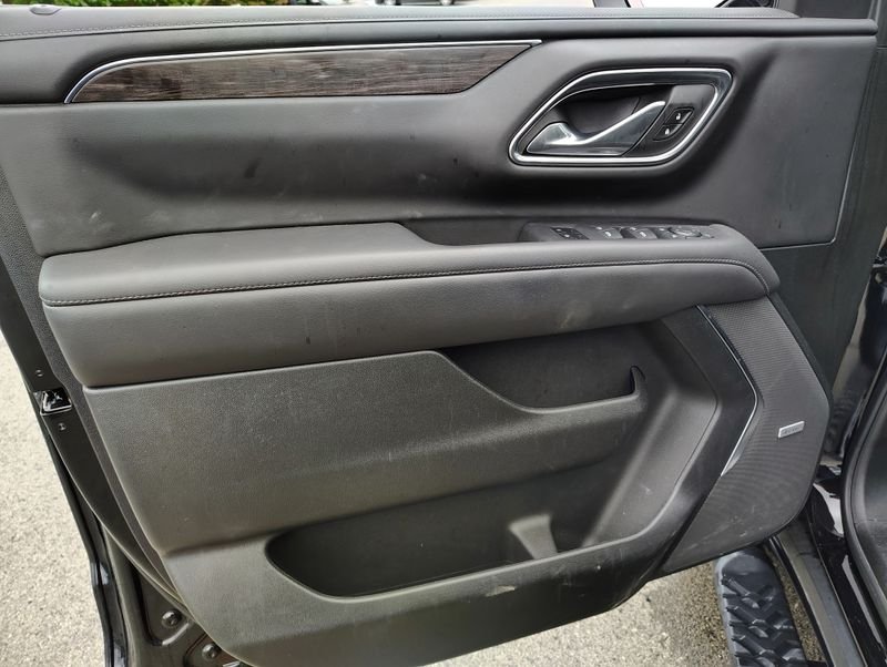 Used 2024 Black Chevrolet Z71 image 14
