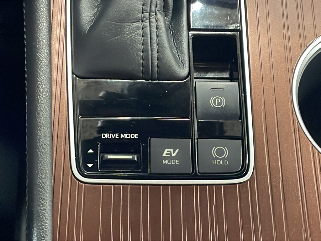 Used 2022  Toyota XLE image 30