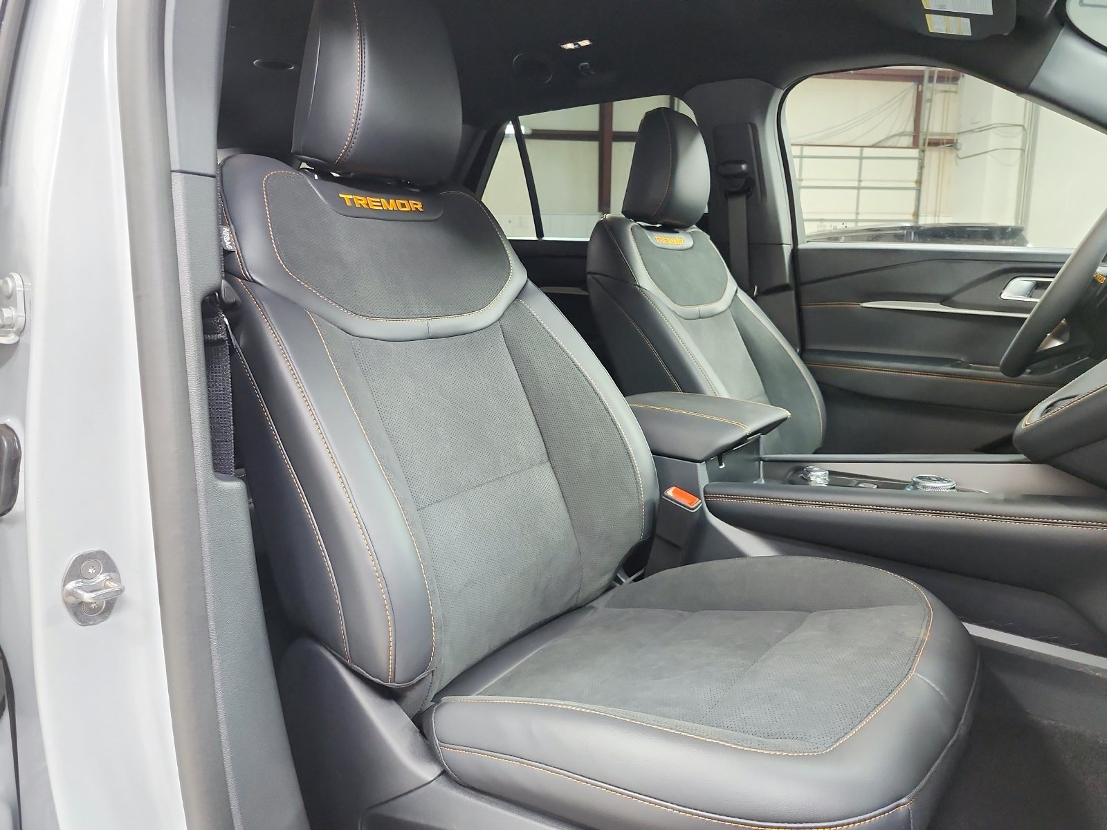 New 2026 Space White Metallic Ford Tremor® image 39